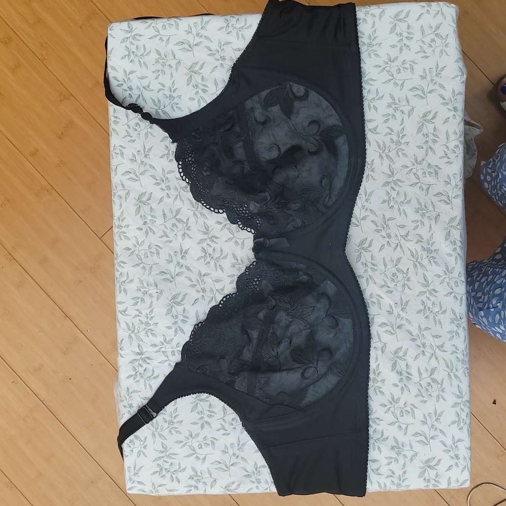 Carnival lace bra size 44c black